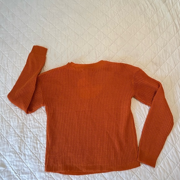Sweater - Picture 4 of 9